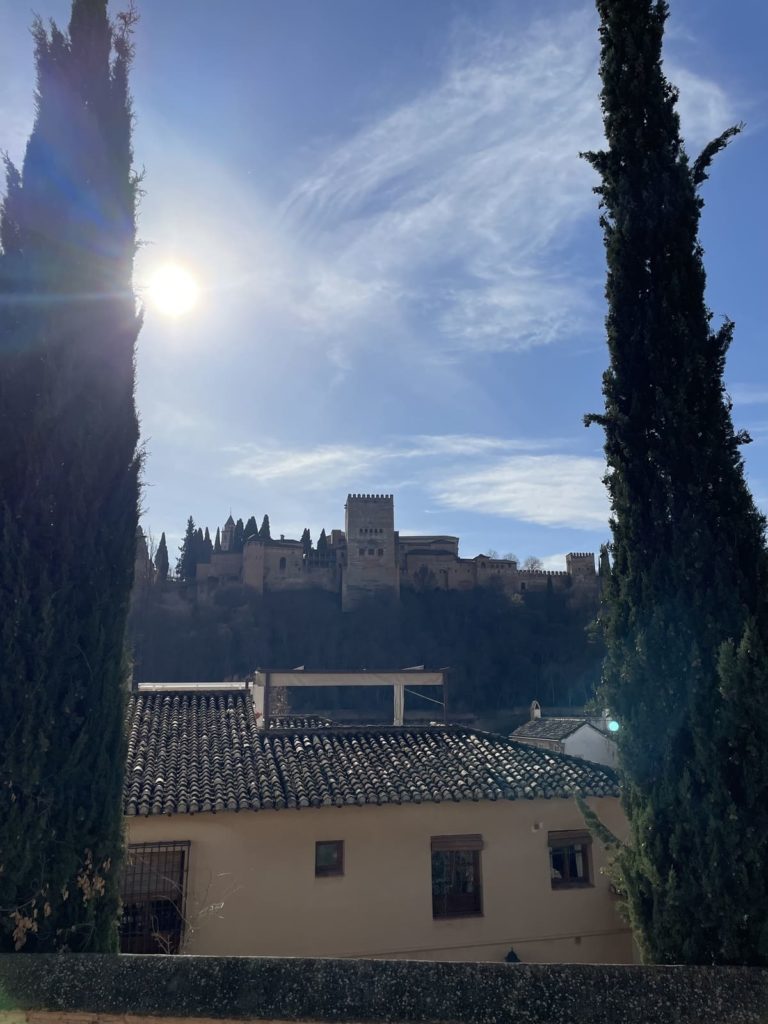 Mirador con vistas a la Alhambra